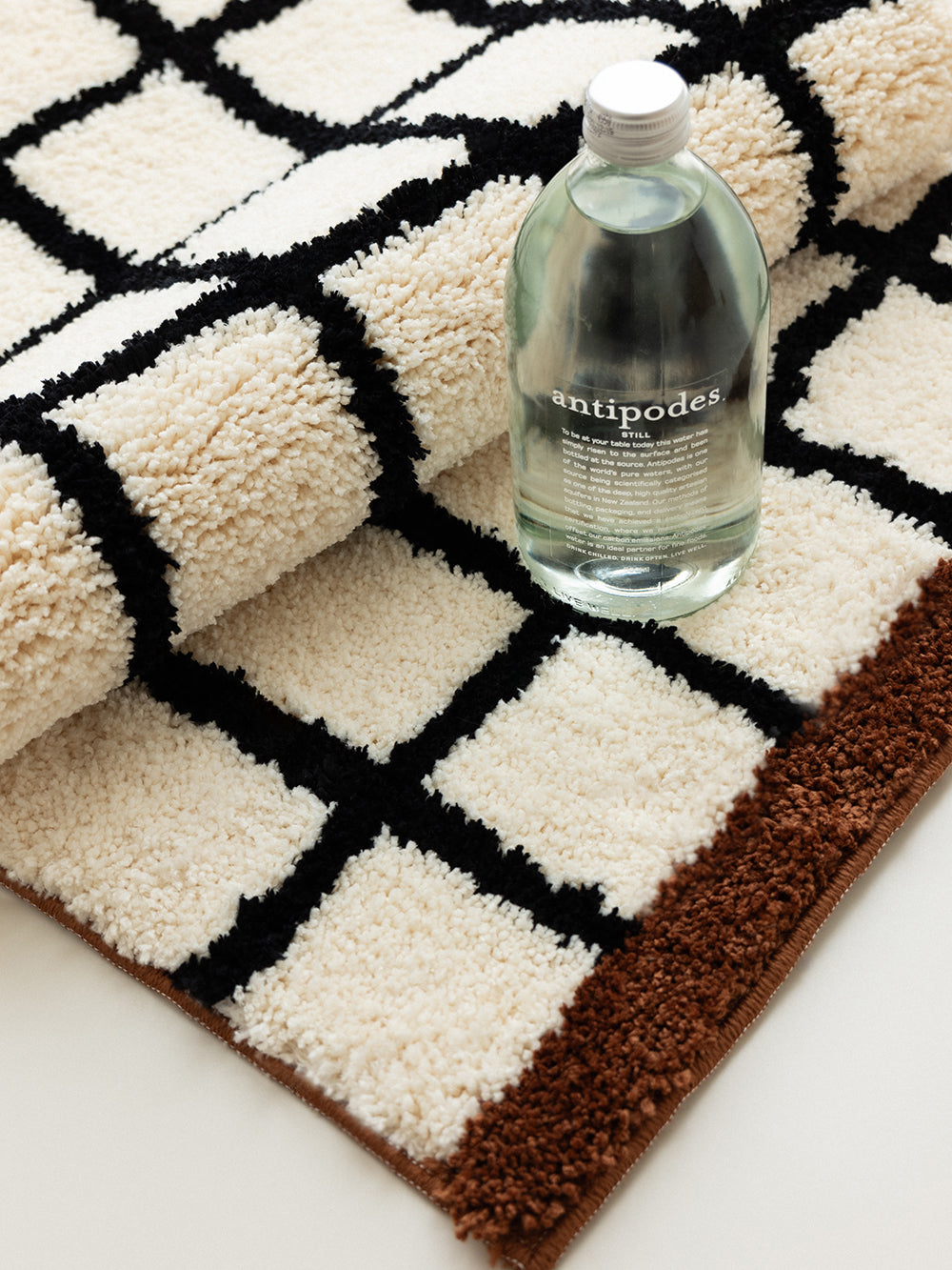 Classic Column Checkered Tufted Rug